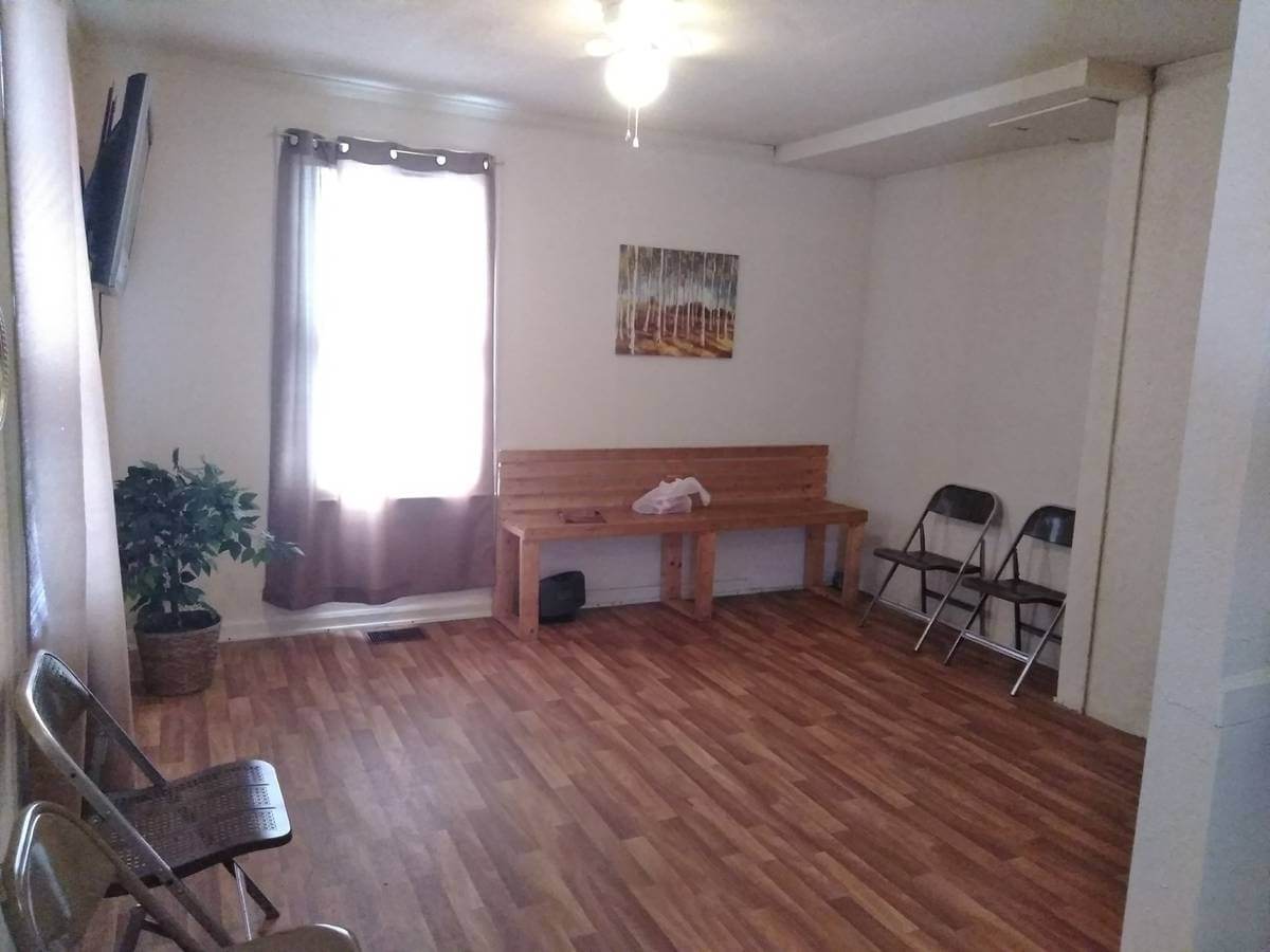 Free Standing Salon - Barbershop